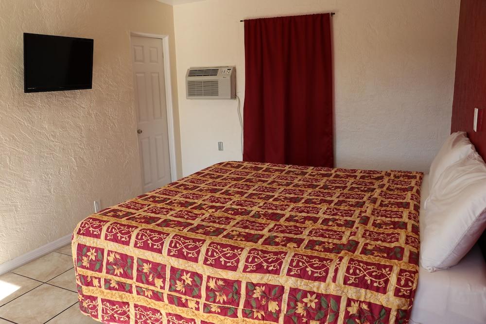 Sandman Inn Motel photo 32