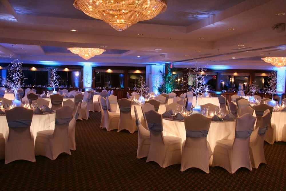 Aqua Blue Hotel photo 37