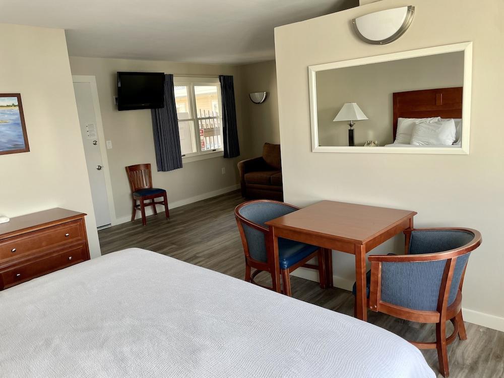 Atlantic Oceanfront Hotel photo 30