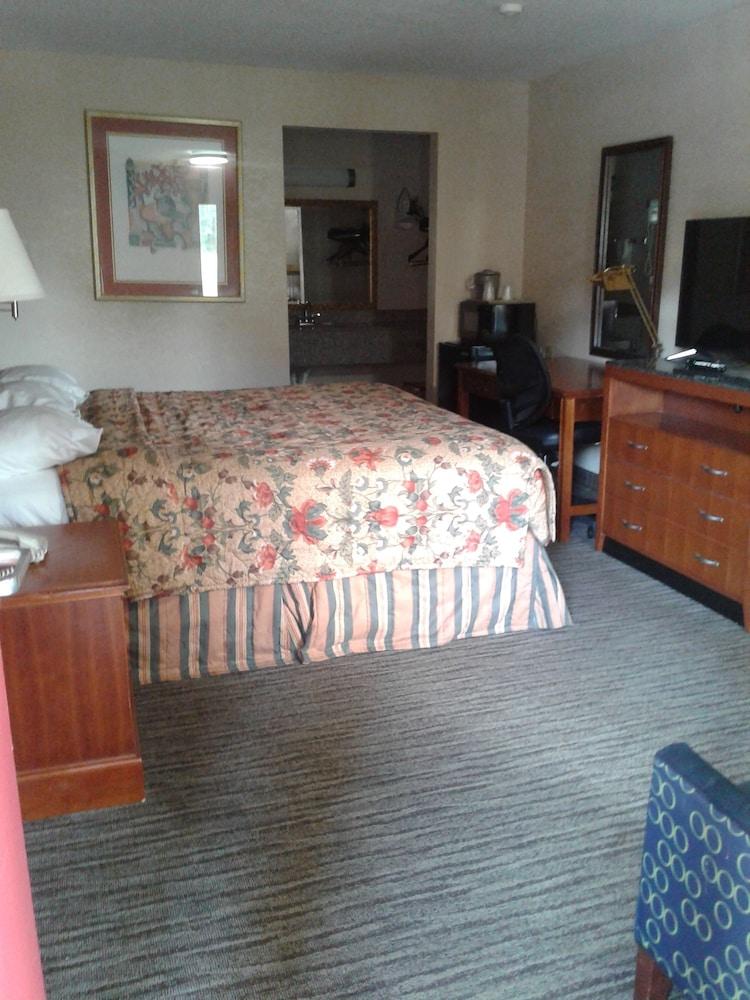 Budget Inn Express photo 21