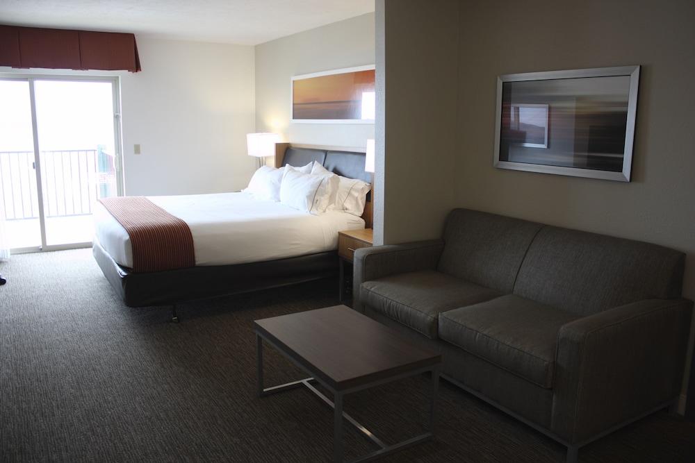 Holiday Inn Express Munising-Lakeview by IHG photo 12