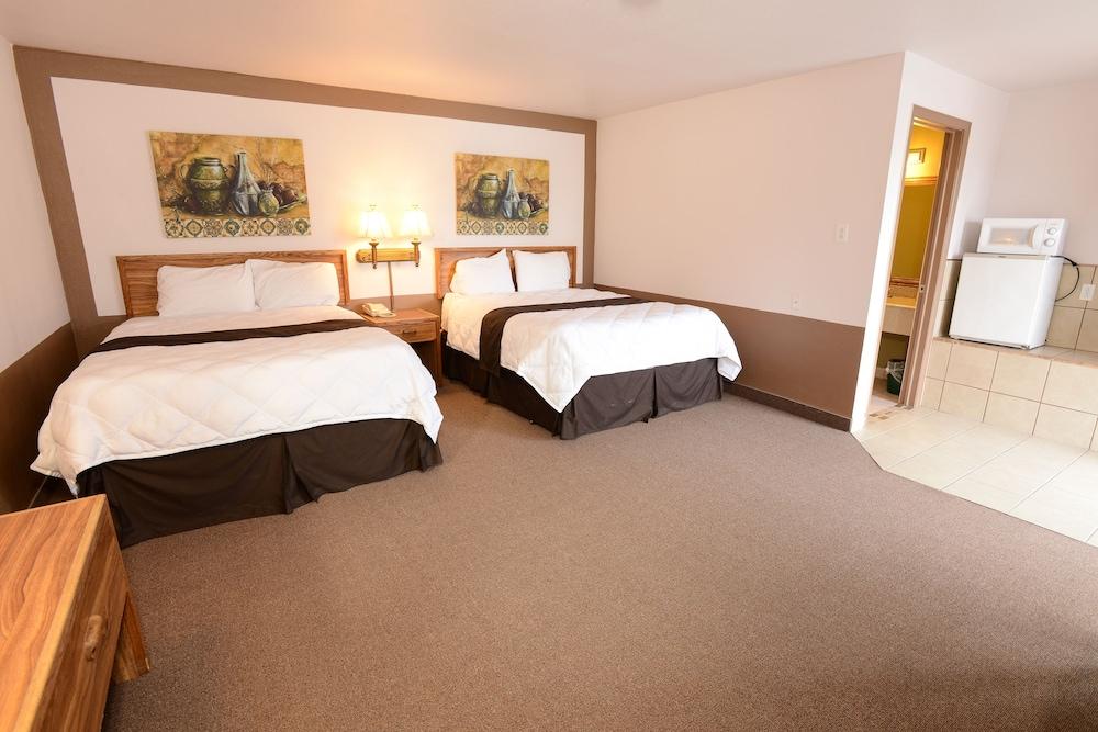 Burlington Inn photo 12