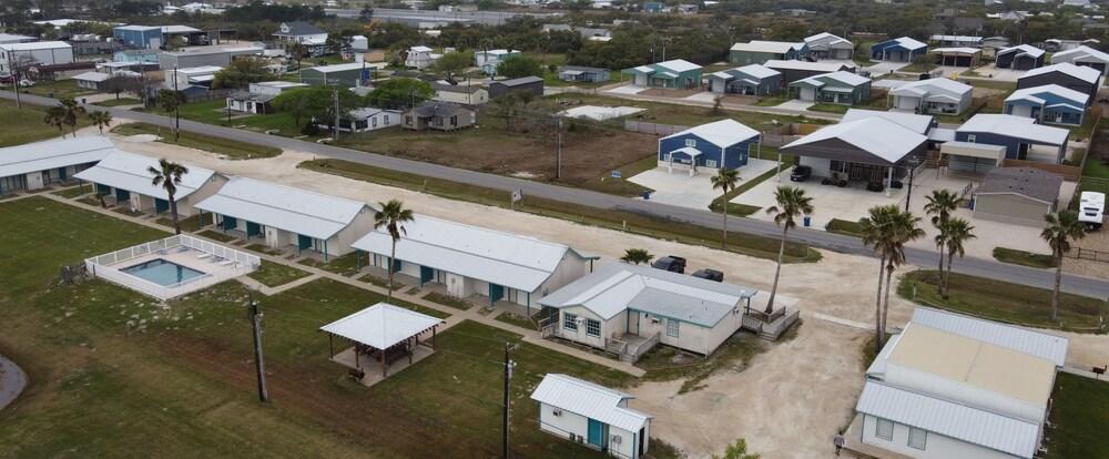 Captain Quarters Motel photo 14