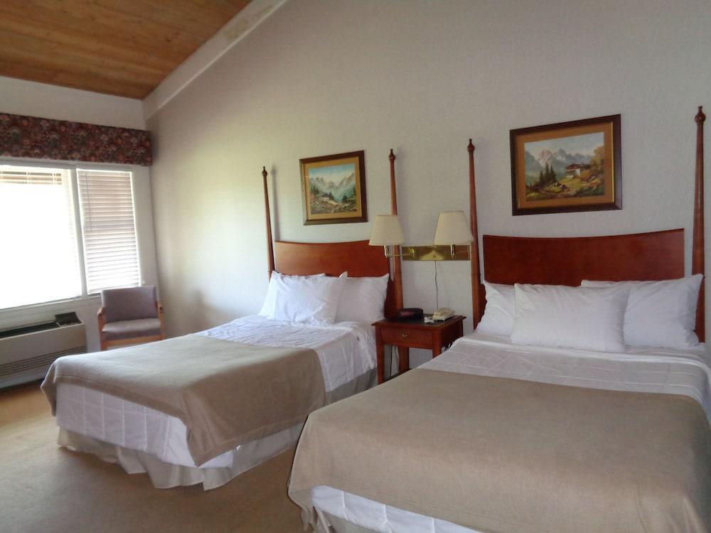 High Meadows Inn photo 34