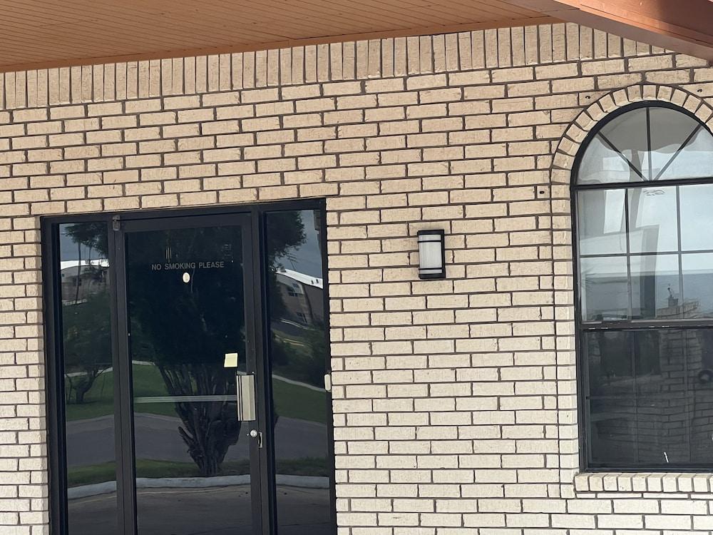 Garden Inn & Suite photo 1