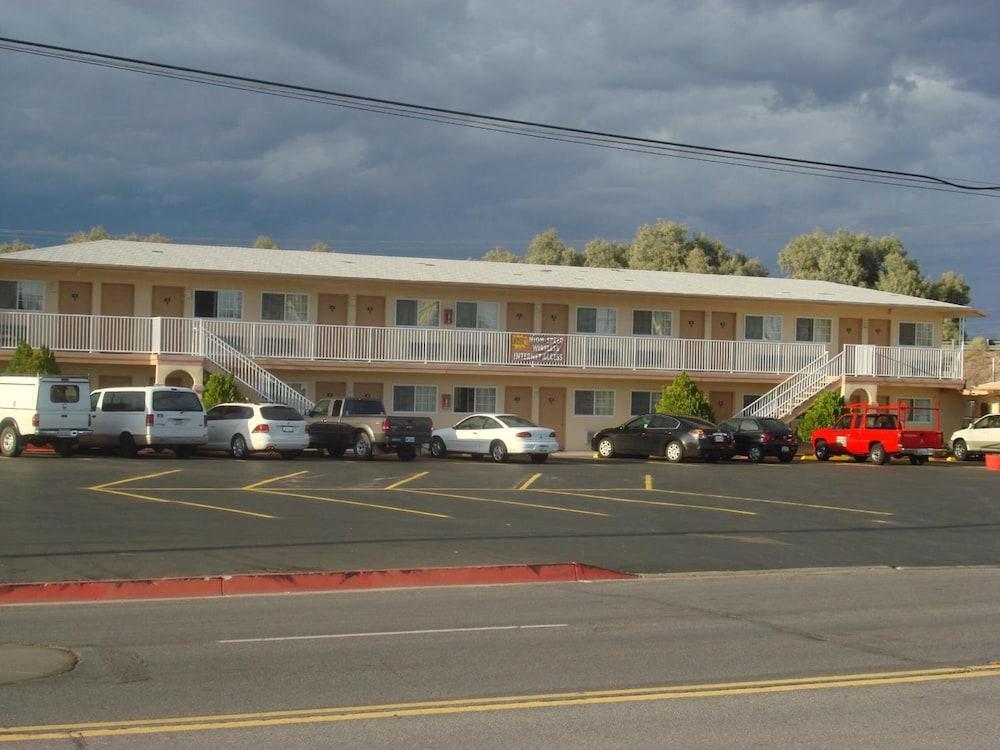 Budget Inn of Needles photo 21