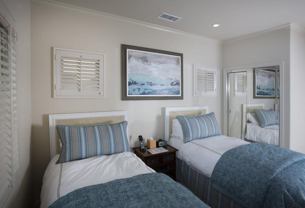 Sunset Cove Villas in Laguna Beach photo 87
