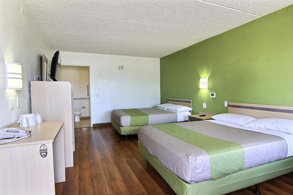 Motel 6 Austin, TX - Central Downtown UT photo 13