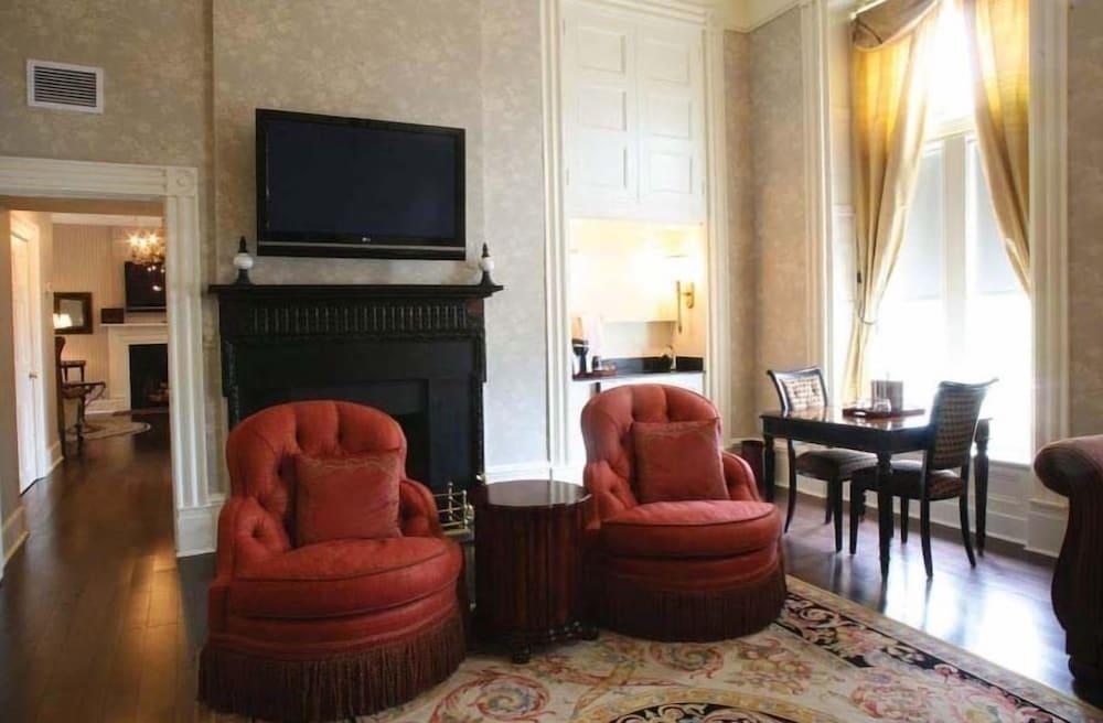 The Martha Washington Inn And Spa photo 66