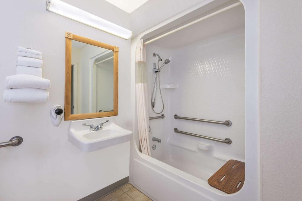 Baymont by Wyndham Enid photo 19