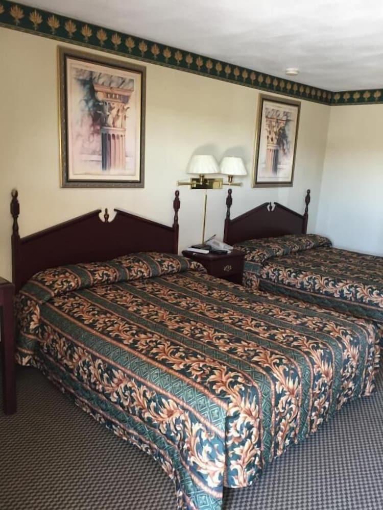 Economy Inn photo 6