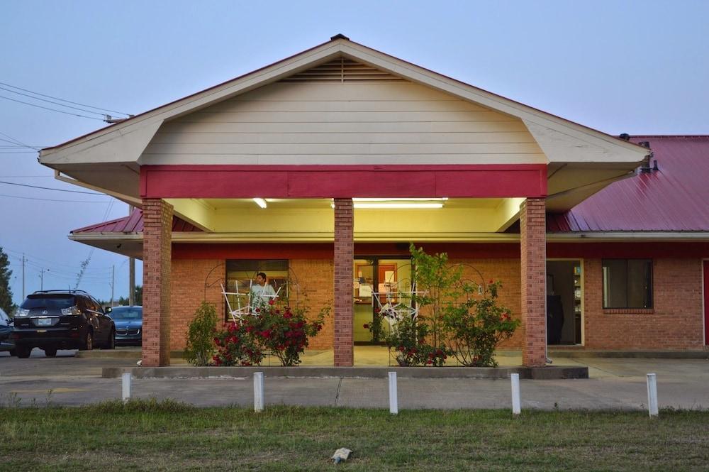 Economy Inn photo 17