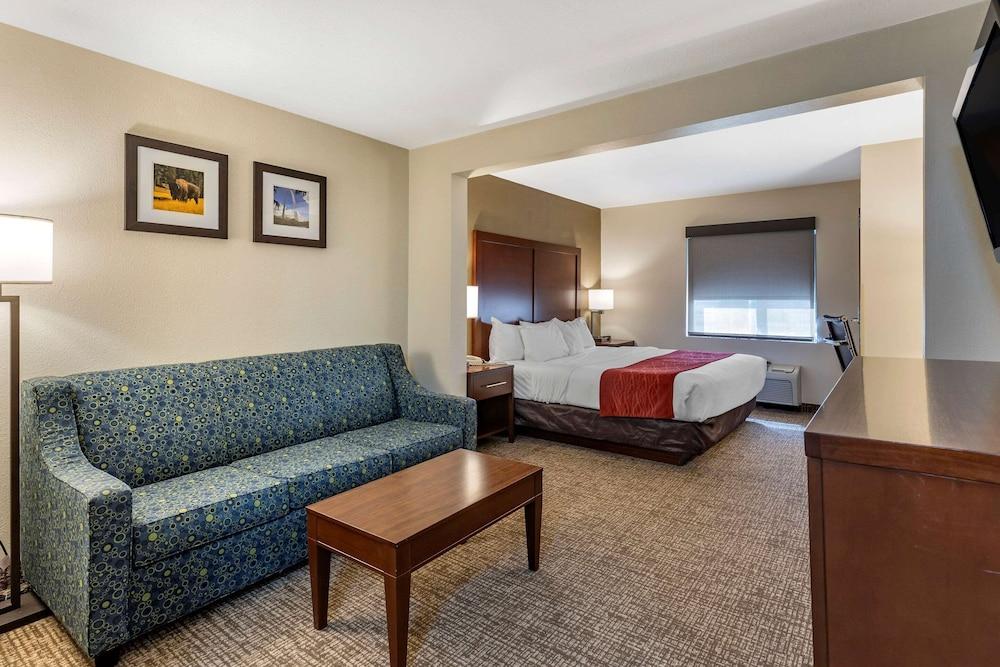Comfort Inn & Suites Greenville I-70 photo 6