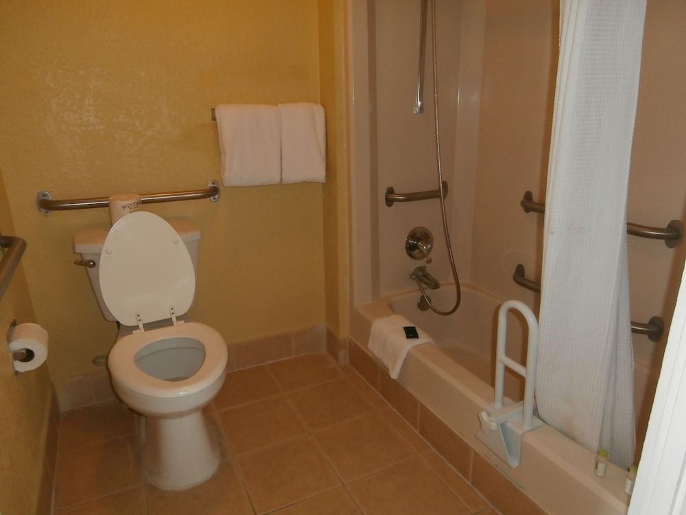 Americas Best Value Inn Conyer photo 29