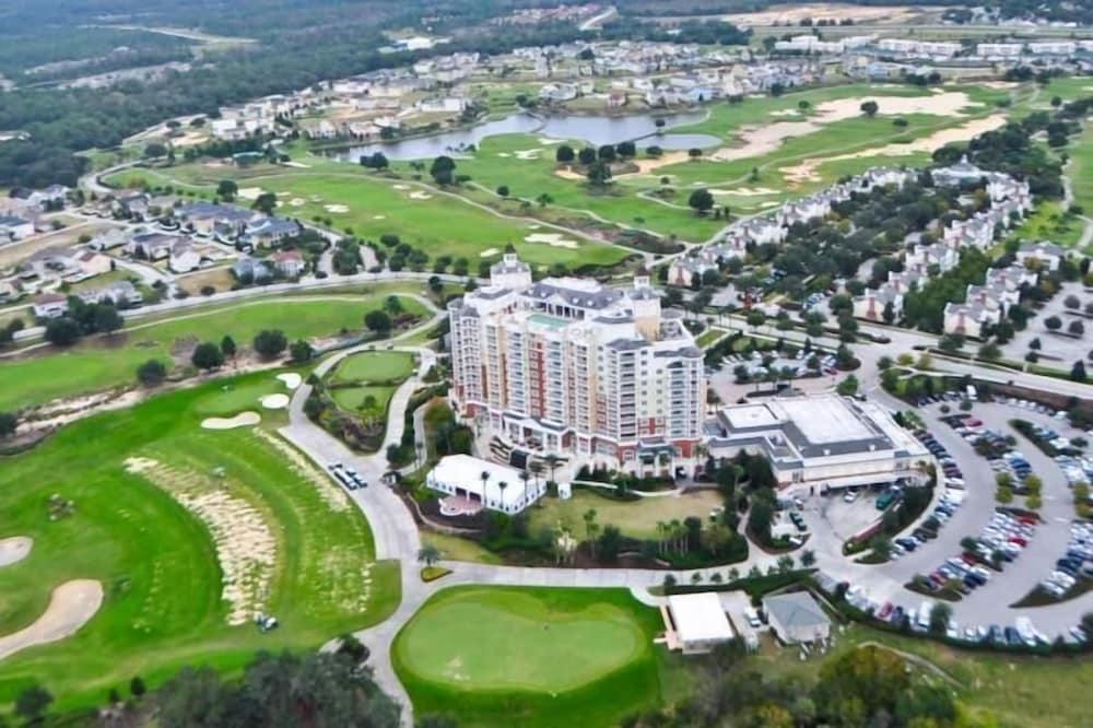 RVH 170 Centre Court Escape photo 4