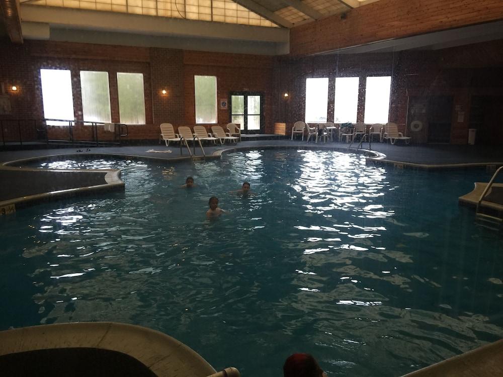 Pocono Resort Conference Center - POCONO MOUNTAINS photo 11