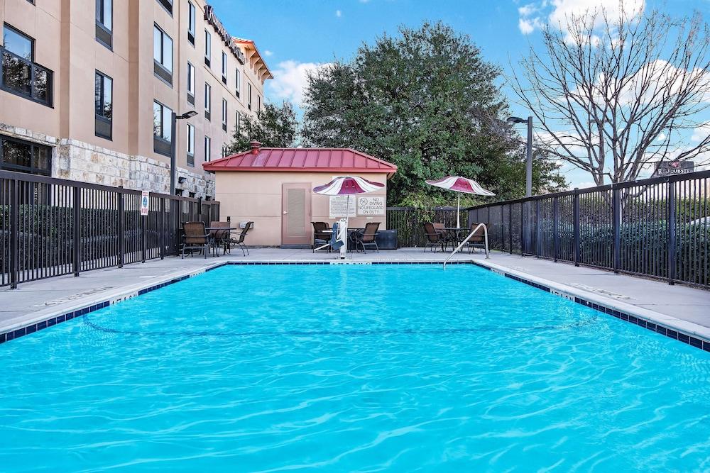 Hampton Inn & Suites San Marcos photo 19