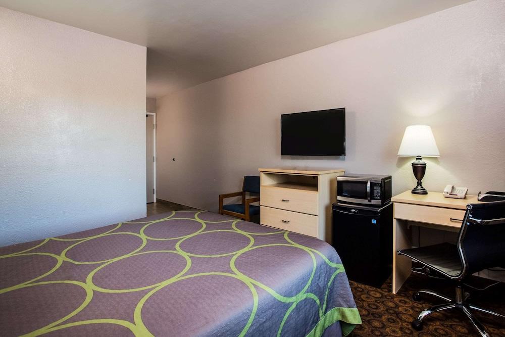 Super 8 by Wyndham Vacaville photo 5