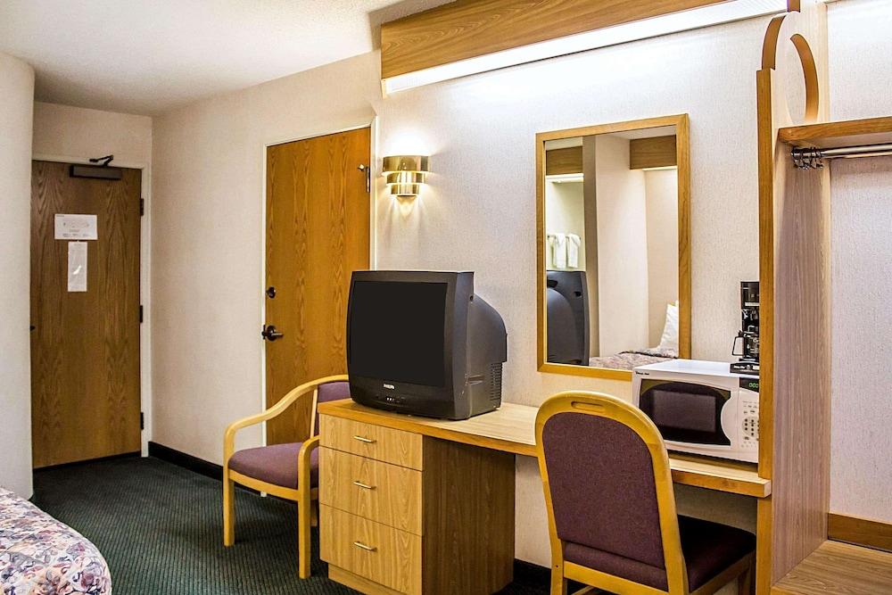 Rodeway Inn Abbotsford photo 4