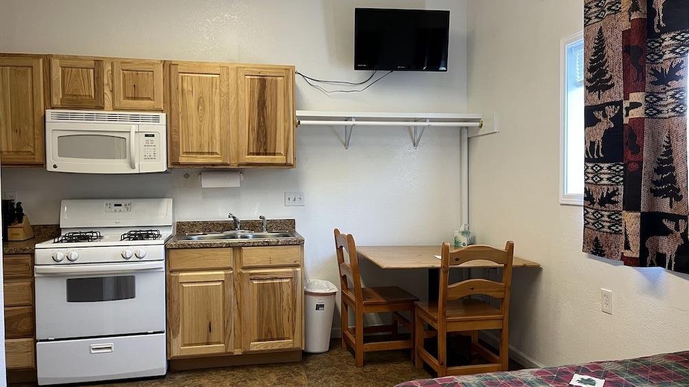 Denali Rainbow Village RV Park and Motel photo 6