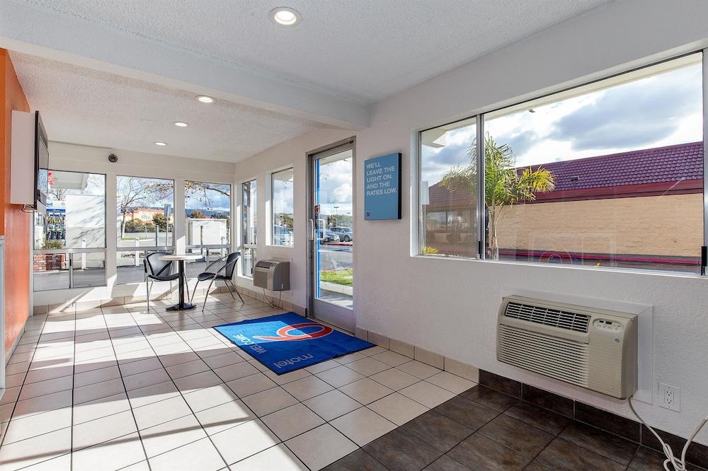 Motel 6 Hayward, CA – Silicon Valley Gateway photo 4