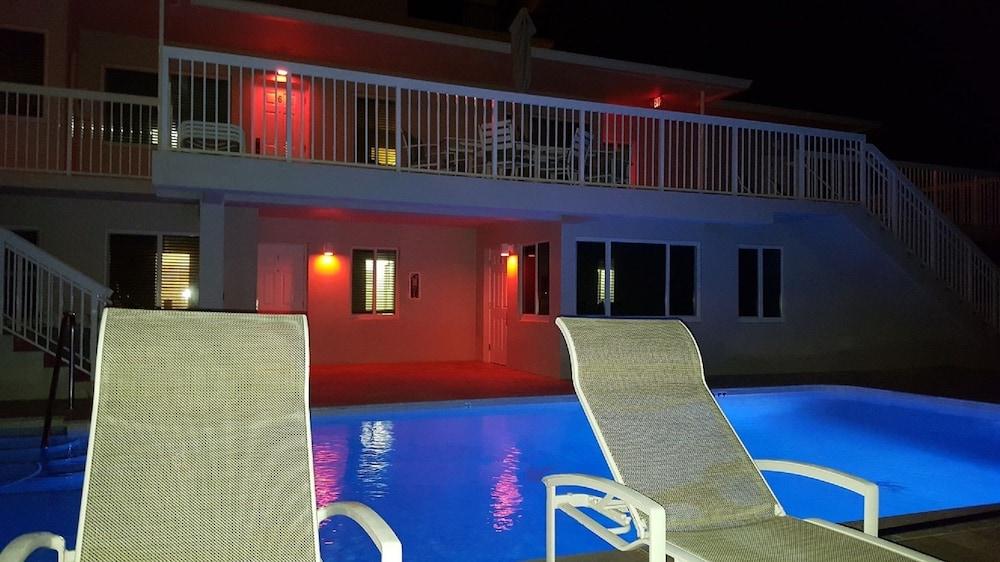 Le Cabanon Motel photo 2