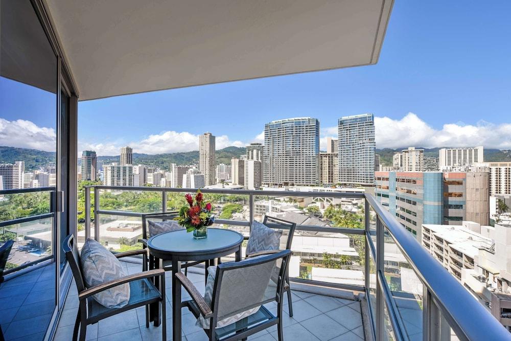 Ka Laʻi Waikiki Beach, LXR Hotels & Resorts photo 20
