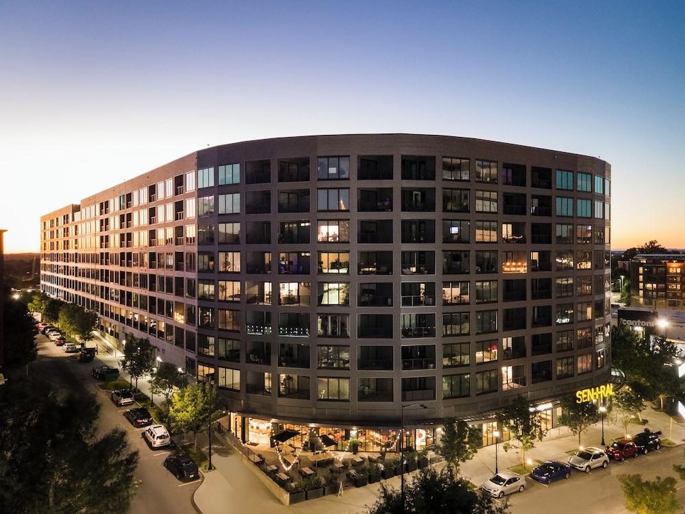 Sentral West Midtown At Star Metals photo 8
