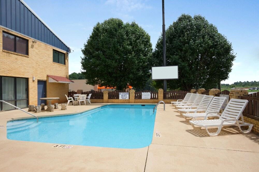 Days Inn by Wyndham Richburg photo 8