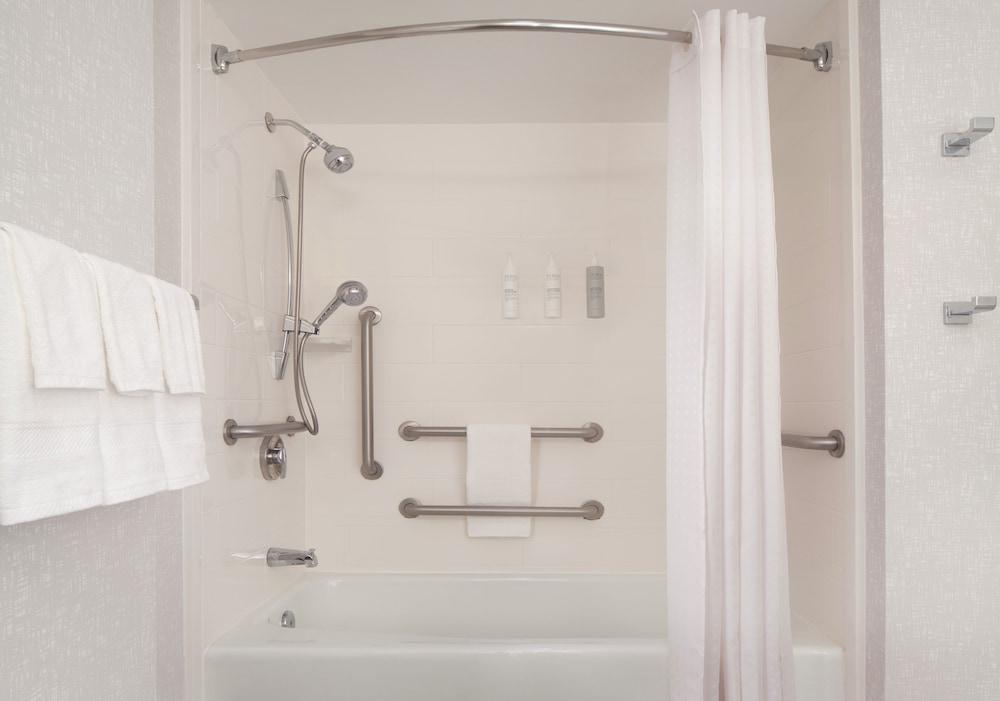 Hampton Inn Southlake photo 13
