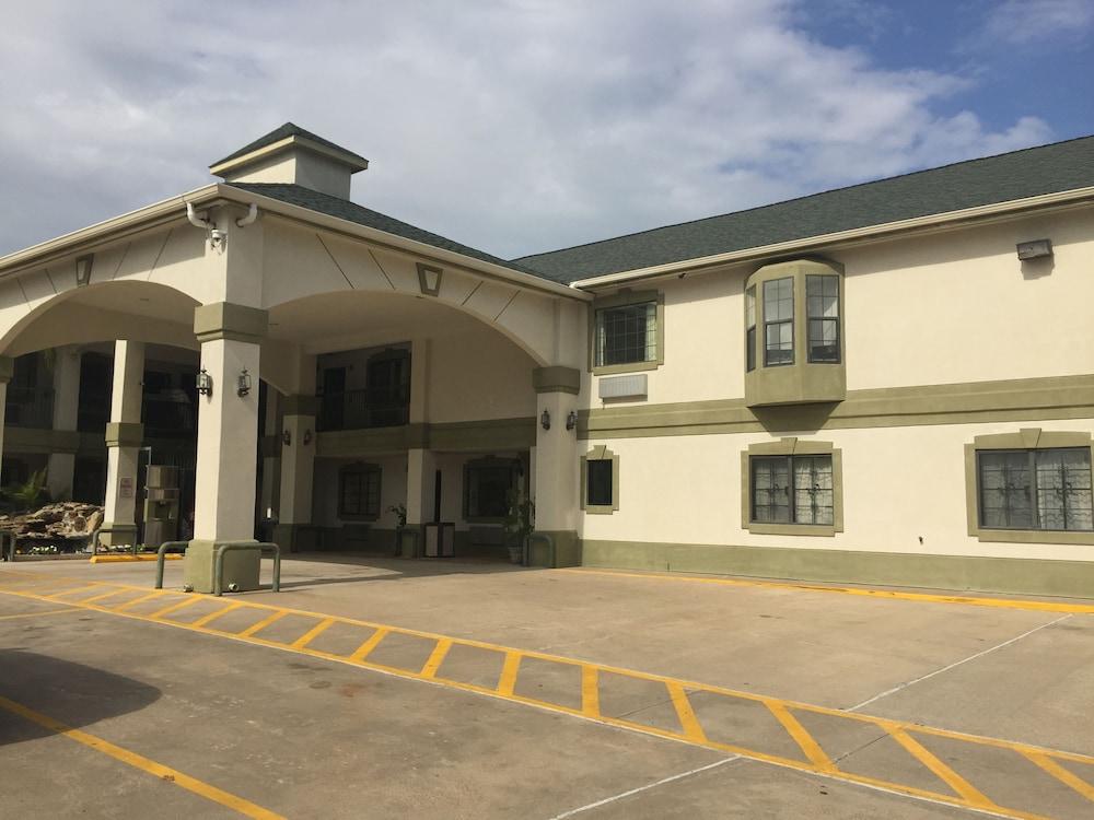 Scottish Inns & Suites at NRG Park photo 1