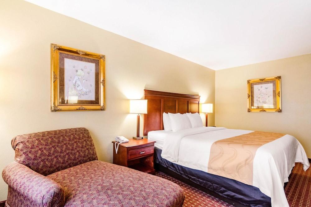 Quality Inn & Suites Carthage near Precious Moments Chapel photo 32