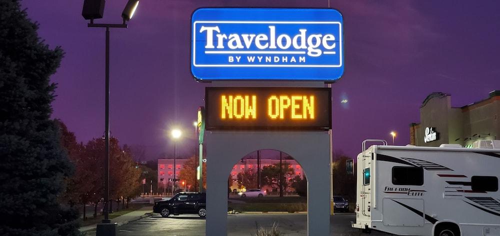 Travelodge by Wyndham Elkhart photo 32