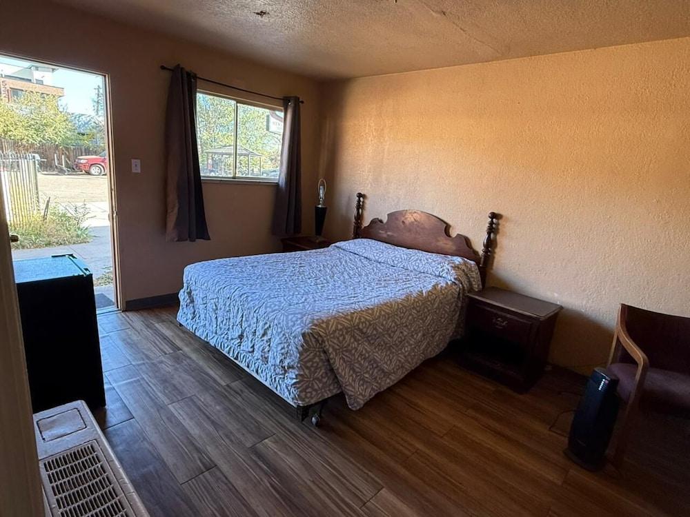 Springs Inn by Capital O I 25 photo 22