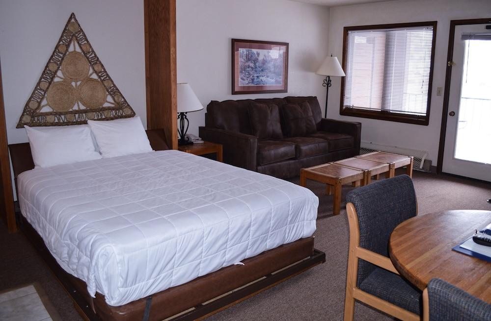 Inn at SilverCreek photo 32