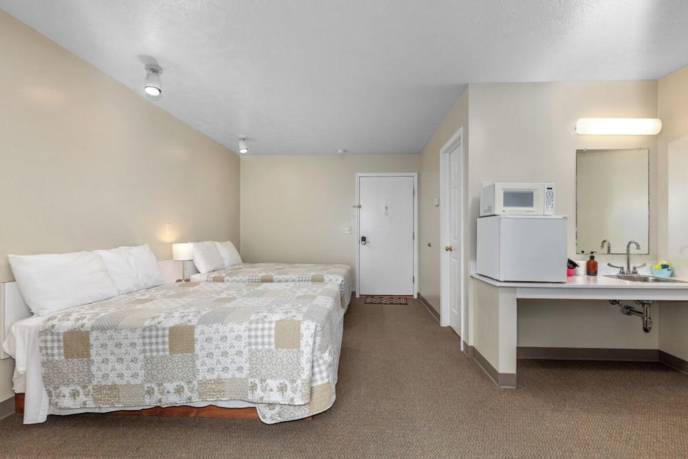 The Lakeview Motel photo 49