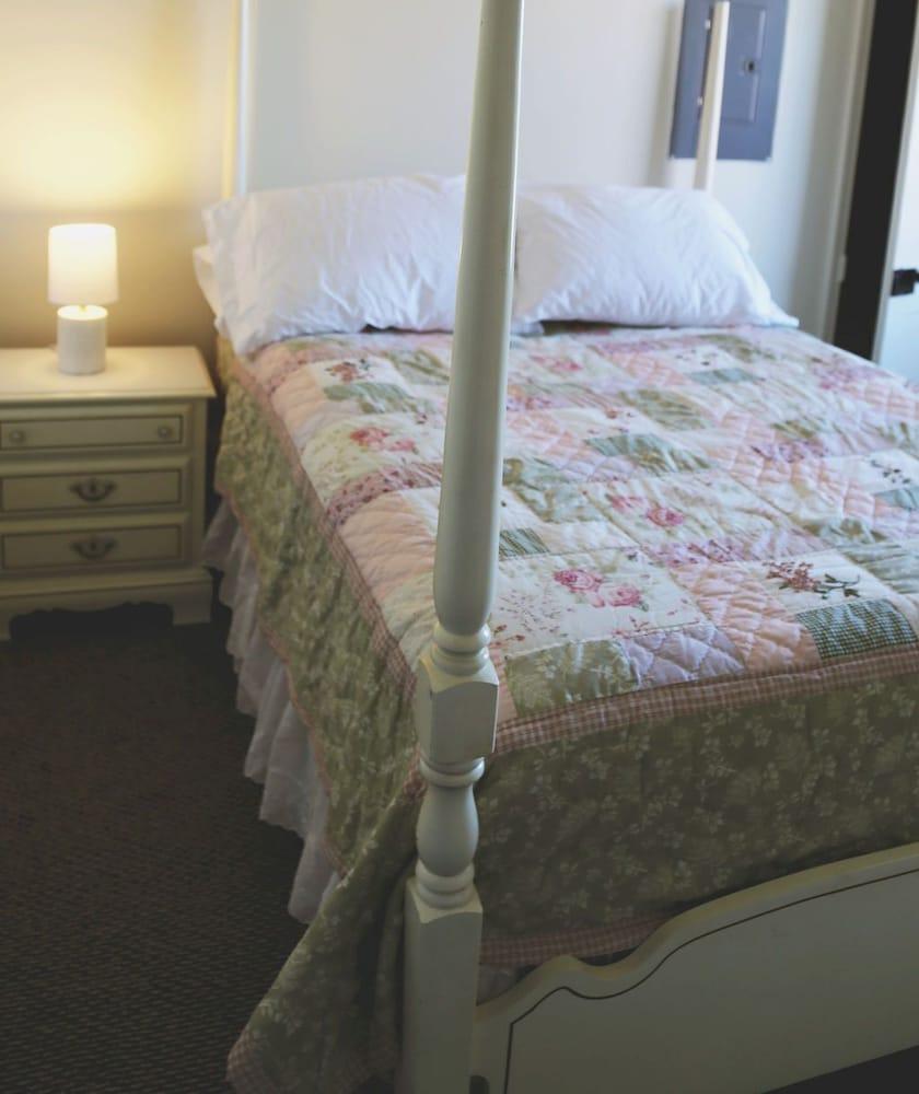 Stoner's Mansion House photo 24
