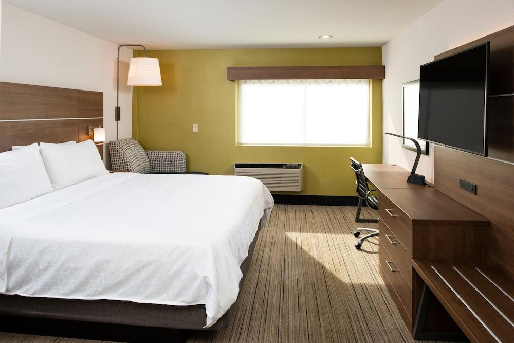 Holiday Inn Express & Suites Los Angeles Downtown West by IHG photo 2