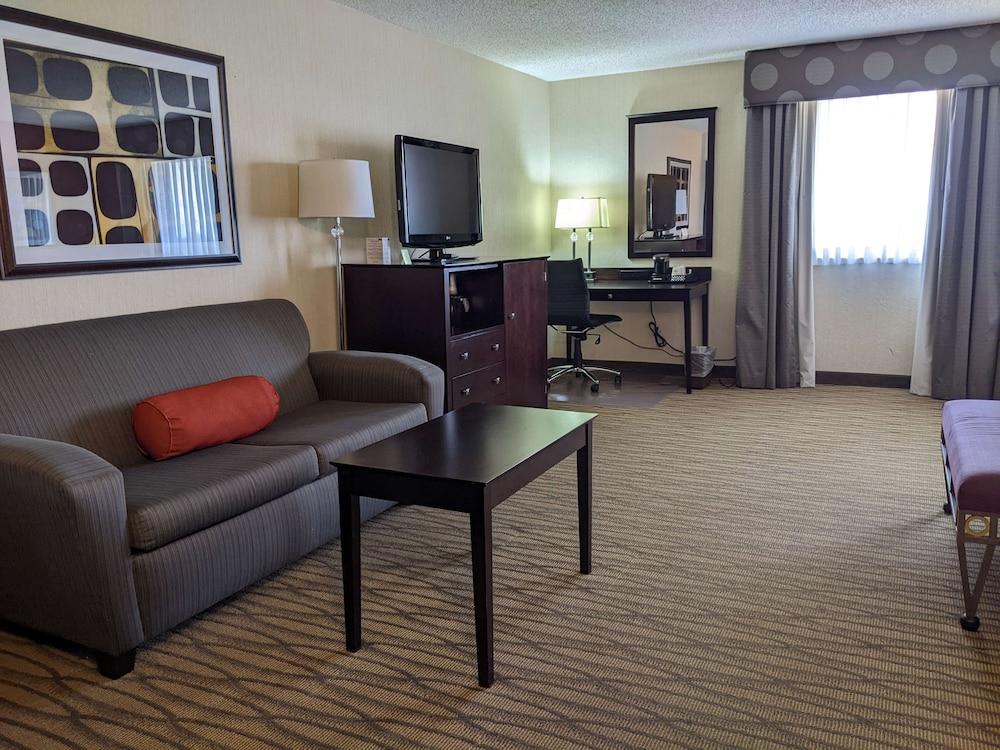 Spark by Hilton Eden Prairie photo 22