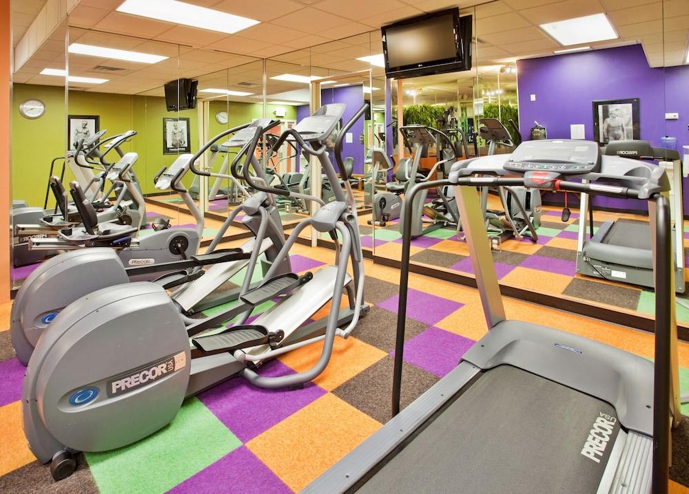 Holiday Inn Manhattan at the Campus by IHG photo 21