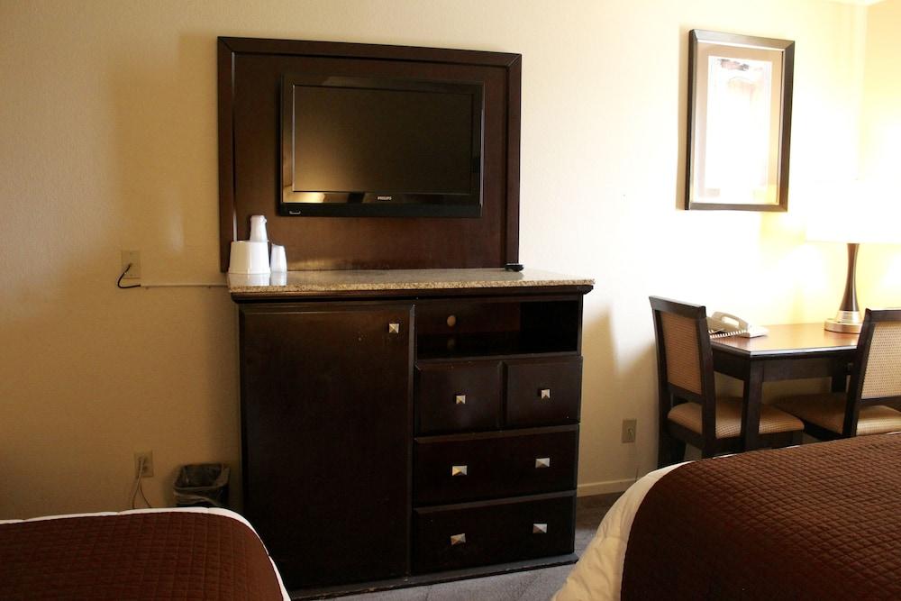 Longhorn Casino & Hotel photo 31