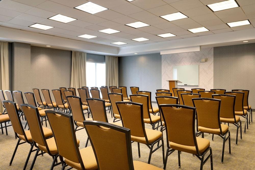 SpringHill Suites by Marriott Newark Liberty International photo 33
