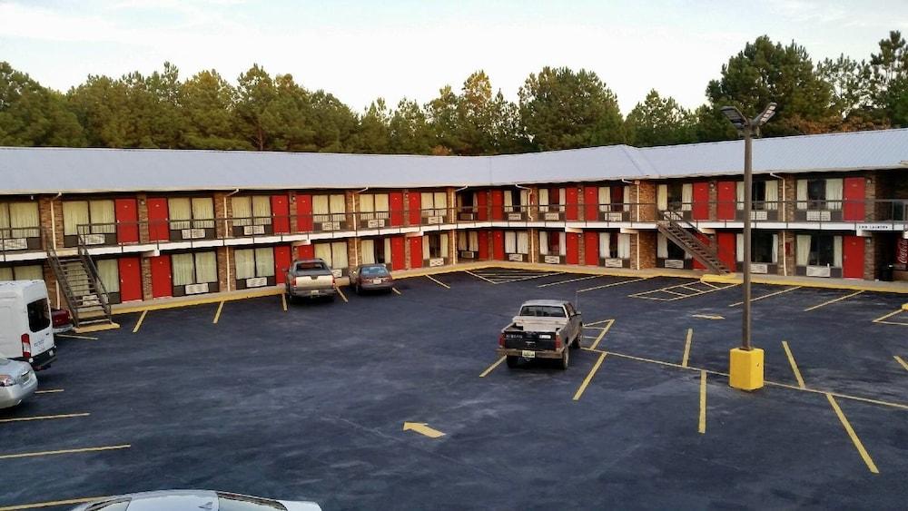 American Inn photo 8