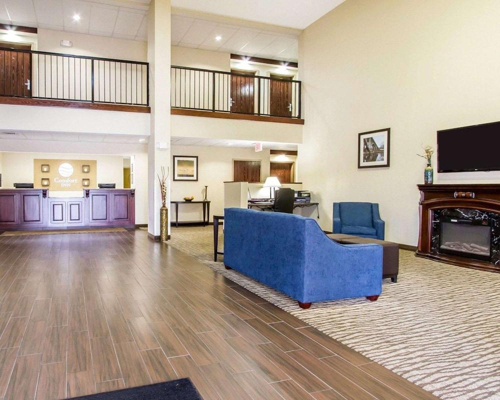 Comfort Inn Poplar Bluff North photo 2