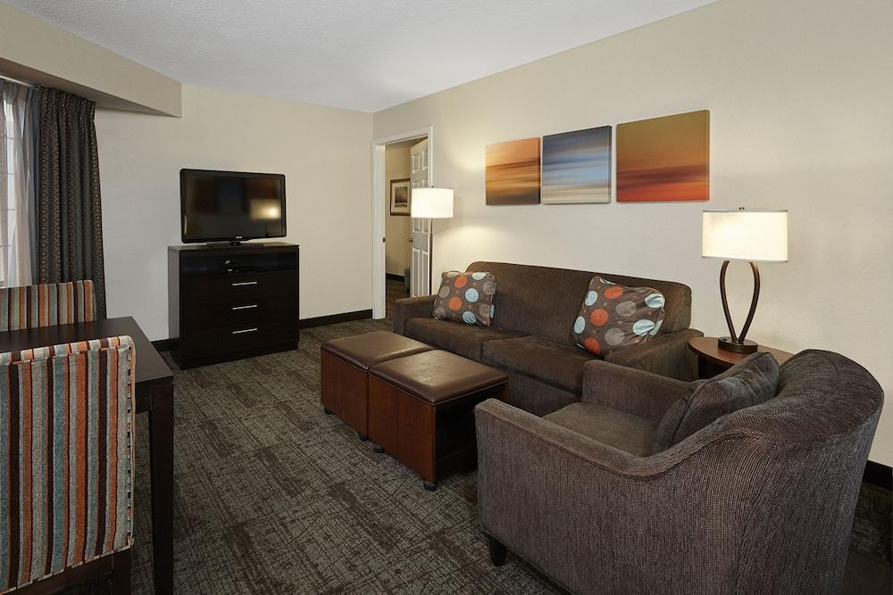 Staybridge Suites South Springfield by IHG photo 10