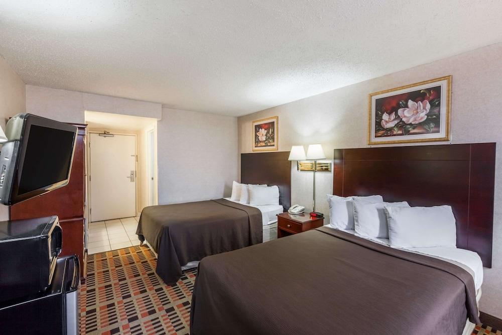 Days Inn by Wyndham Amarillo East photo 6