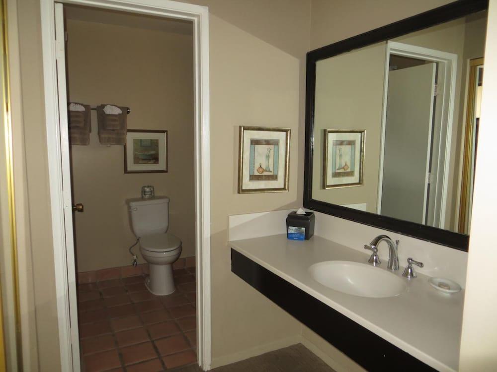 Adobe Inn photo 10