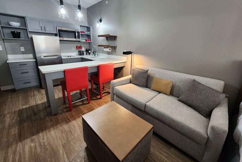 Hawthorn Extended Stay by Wyndham Del Rio photo 14