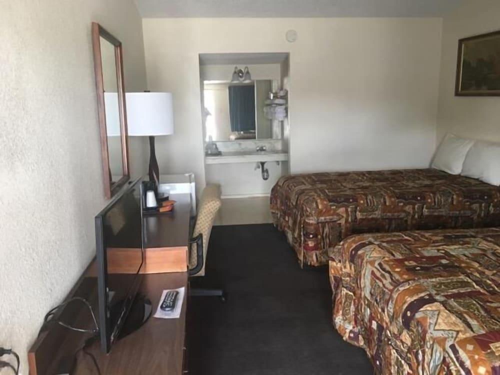 Caravan inn photo 2