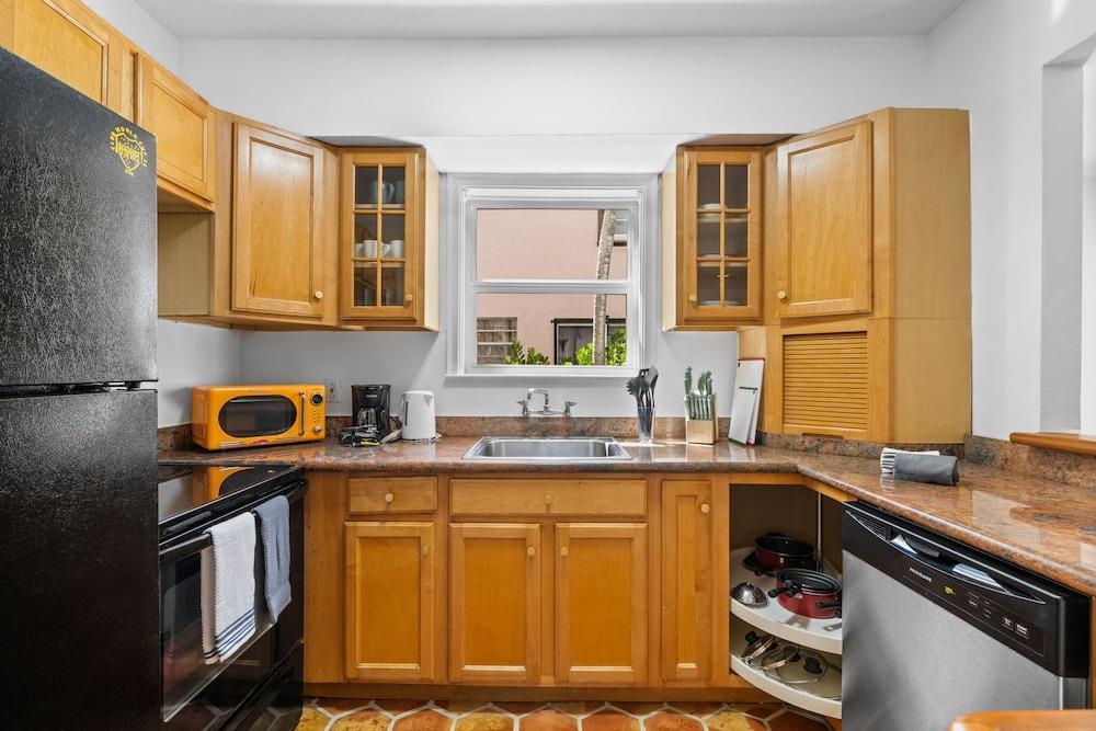 Blue Flamingo Suites photo 64